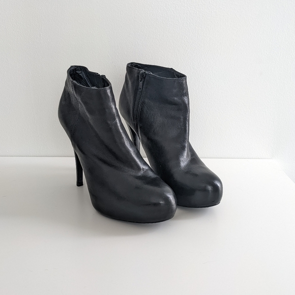 Stuart Weitzman Black Zippered High Heel Zippered Booties Size 6.5 - Picture 2 of 8